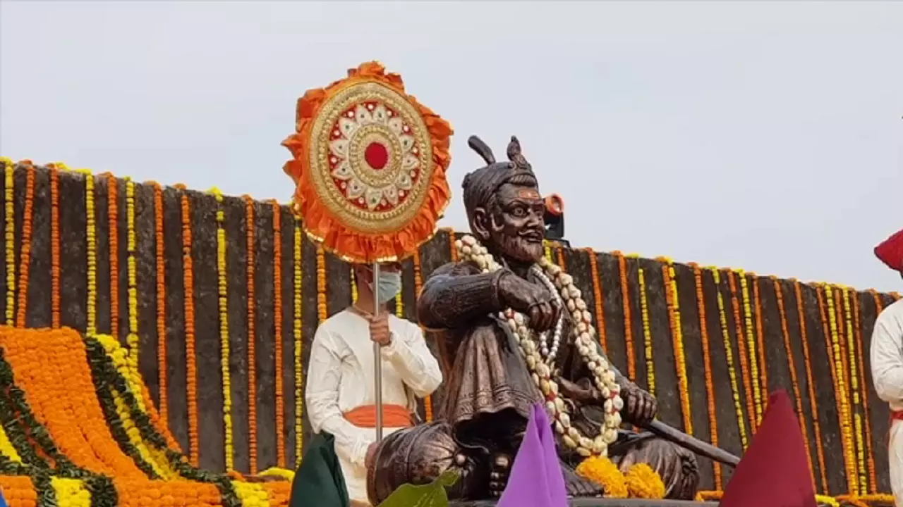 रायगडावर शिवजयंती उत्साहात साजरी