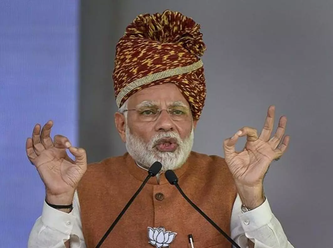 मोदीजी, ही सकारात्मकता नक्की काय भानगड आहे? मुक्ता मनोहर