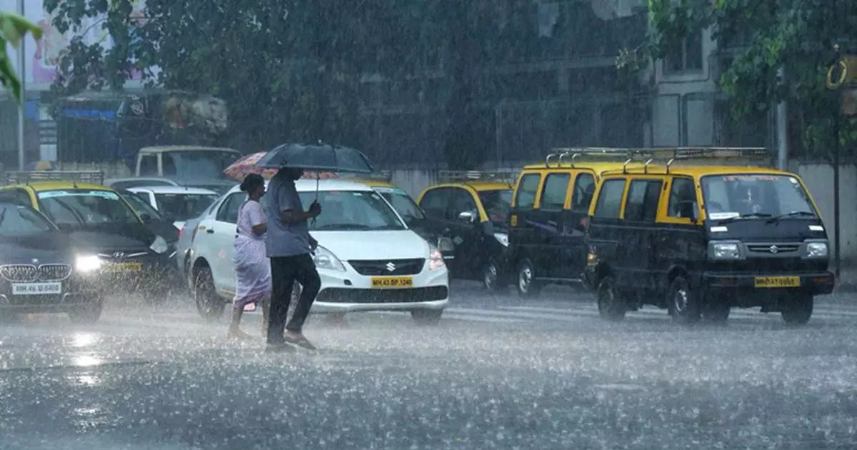 #MumbaiRains : मुंबईत पावसाचा जोर वाढला