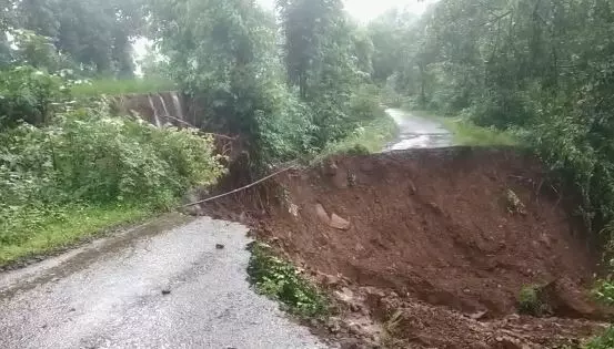 पूरग्रस्त भागात युद्धपातळीवर कामं सुरू करण्याचे मुख्यमंत्र्यांचे आदेश